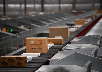 Australia Post Navigates Rising Costs by Adjusting Parcel Prices