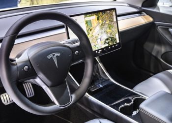 Tesla Hacker Claims to Have Discovered Hidden Hands-Free ‘Elon Mode’