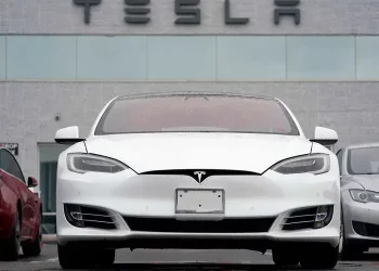 Want Free Self-Driving Mode In Your Tesla? Researchers Found a Jailbreak