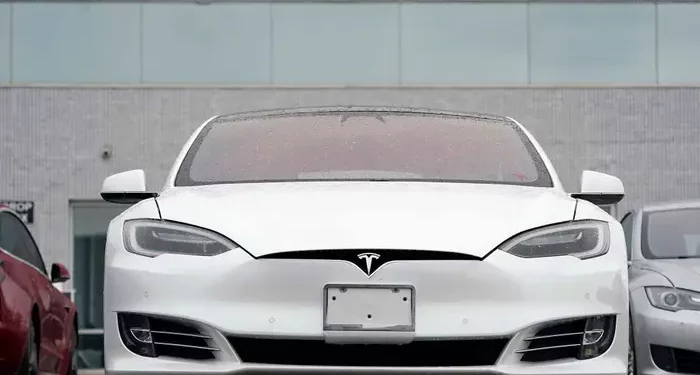 Want Free Self-Driving Mode In Your Tesla? Researchers Found a Jailbreak