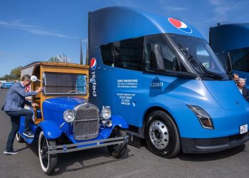 Tesla Semi Emerges Victorious in Range Test Against Competitors Volvo, Freightliner, and Nikola