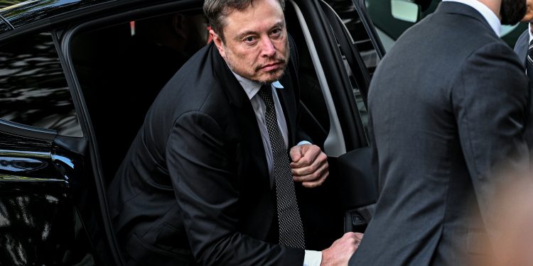 Elon Musk Unleashes Verbal Tirade Against Advertisers Departing X Amidst Antisemitic Content Controversy