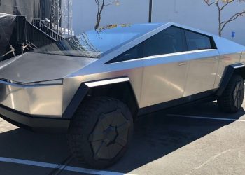 Tesla Will Sue You for $50,000 if You Try to Resell Your Cybertruck in the First Year