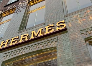 Hermès Heir Shocks World with Unprecedented Decision: Plans to Adopt Gardener and Bequeath $11 Billion Fortune