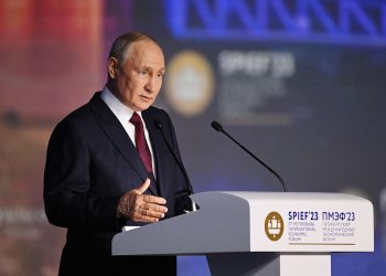 Putin Confronts His AI ‘Double’ in Unprecedented Meeting
