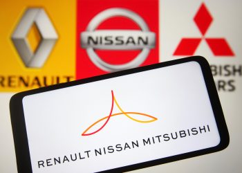 Renault Announces Sale of 5% Nissan Stake, Foresees 1.5 Billion Euro Loss