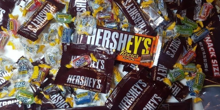 Hershey Faces Legal Challenge Over Alleged Lack of Artistic Detail on Reese’s Candies