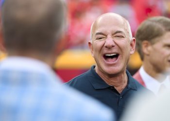 Jeff Bezos Concludes $8.5 Billion Share Sale Plan as Amazon Founder Diversifies Holdings