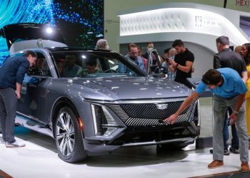 Volvo Withdraws Financial Support from Polestar, Signaling Challenges in the Electric Vehicle Sector