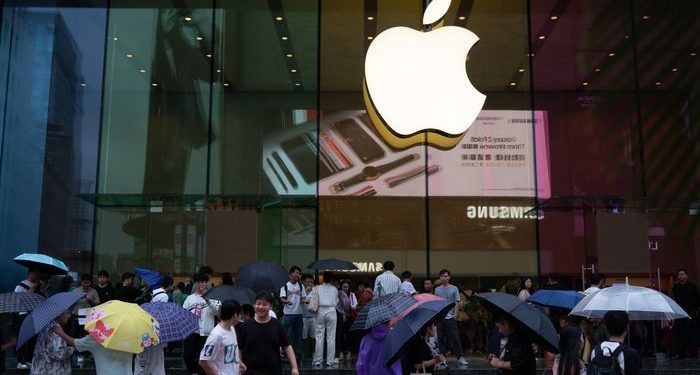 Apple Removes WhatsApp and Threads from China App Store Following Government Directive