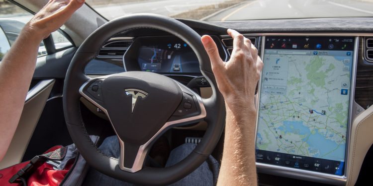 Feds Reportedly Investigating Tesla for Fraud Related to Self-Driving Claims
