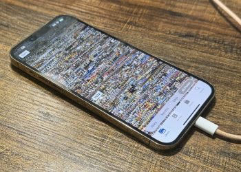 iPhone Users Alarmed: Latest iOS Update Allegedly Resurfacing Deleted Photos