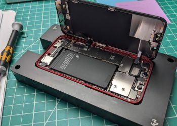 Apple Developing New Method to Make iPhone Batteries Easier to Replace