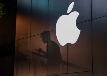 Apple Faces Lawsuit Over Alleged Pay Discrimination Against Female Employees