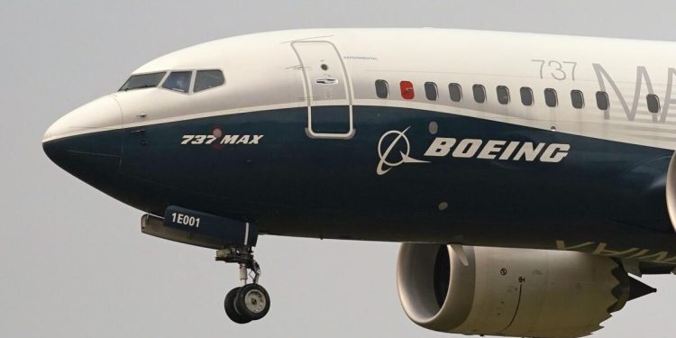 Boeing Sales Tumble as 737 Max Sees No Orders for Second Straight Month