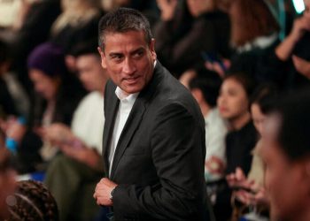 Burberry Axes CEO and Dividend, Warns on Profit