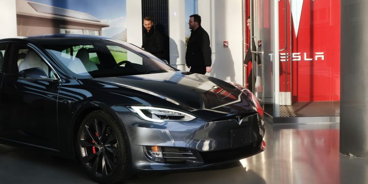 Tesla’s Share of U.S. Electric Car Market Falls Below 50%