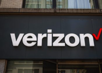 Verizon to Cut Nearly 5,000 Jobs in $2 Billion Cost-Cutting Initiative