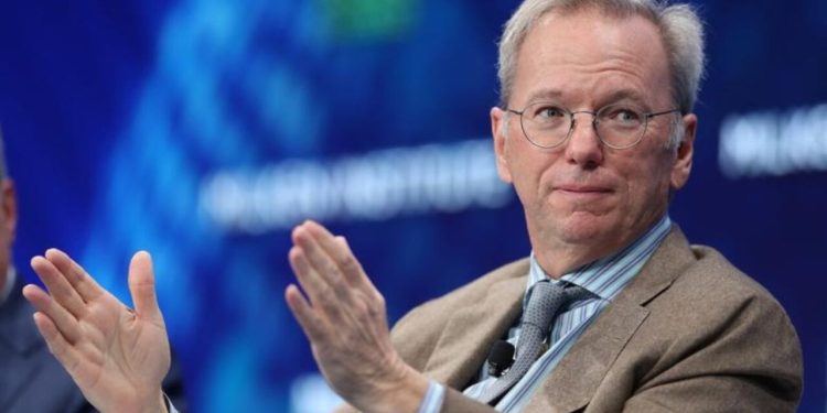 Former Google CEO Eric Schmidt Advocates for AI Data Centers Despite Climate Concerns