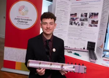14-Year-Old Wins $10,000 for Groundbreaking Investigation into Train Derailments