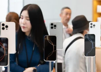 Apple Loop: iPhone 17 Design Leaks, iPhone 16 Camera Issues, Apple Confirms Black Friday Offers