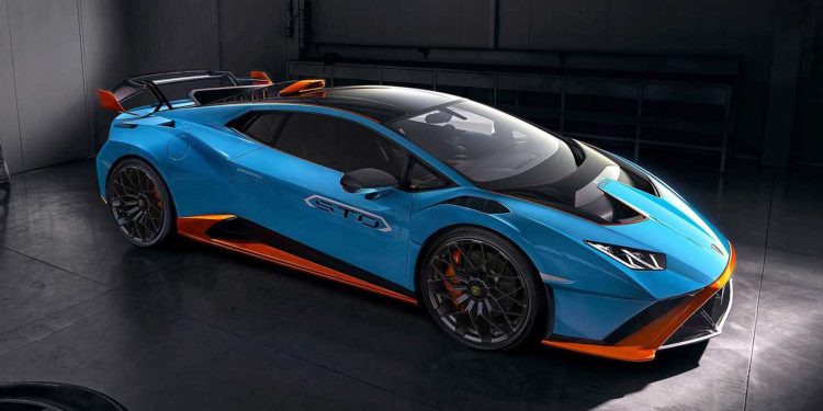 Australian Lamborghini Driver Ticketed for Lacking Special License on First Day of New Law