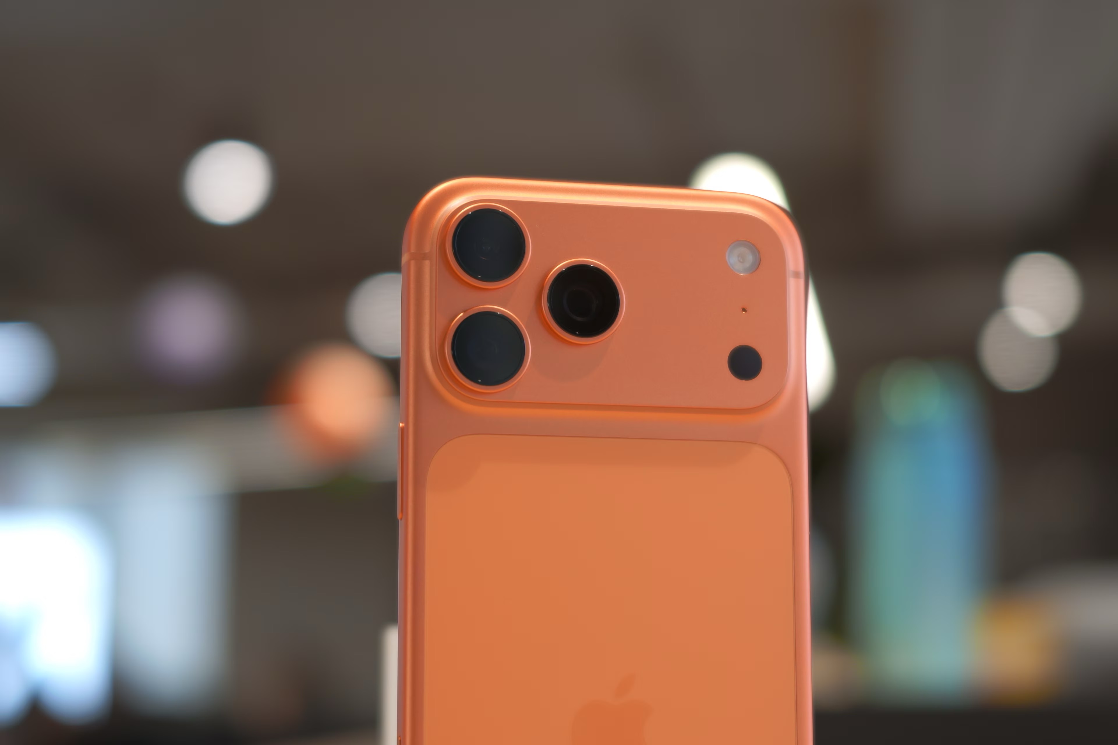 iPhone 17 Pro Max in Cosmic Orange Reportedly Turning Pink — Users Concerned Over Unexpected Colour Shift