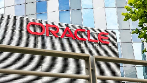 Banker Claims Oracle May Slash Up to 30,000 Jobs, Sell Health Unit to Pay for AI Build-Out