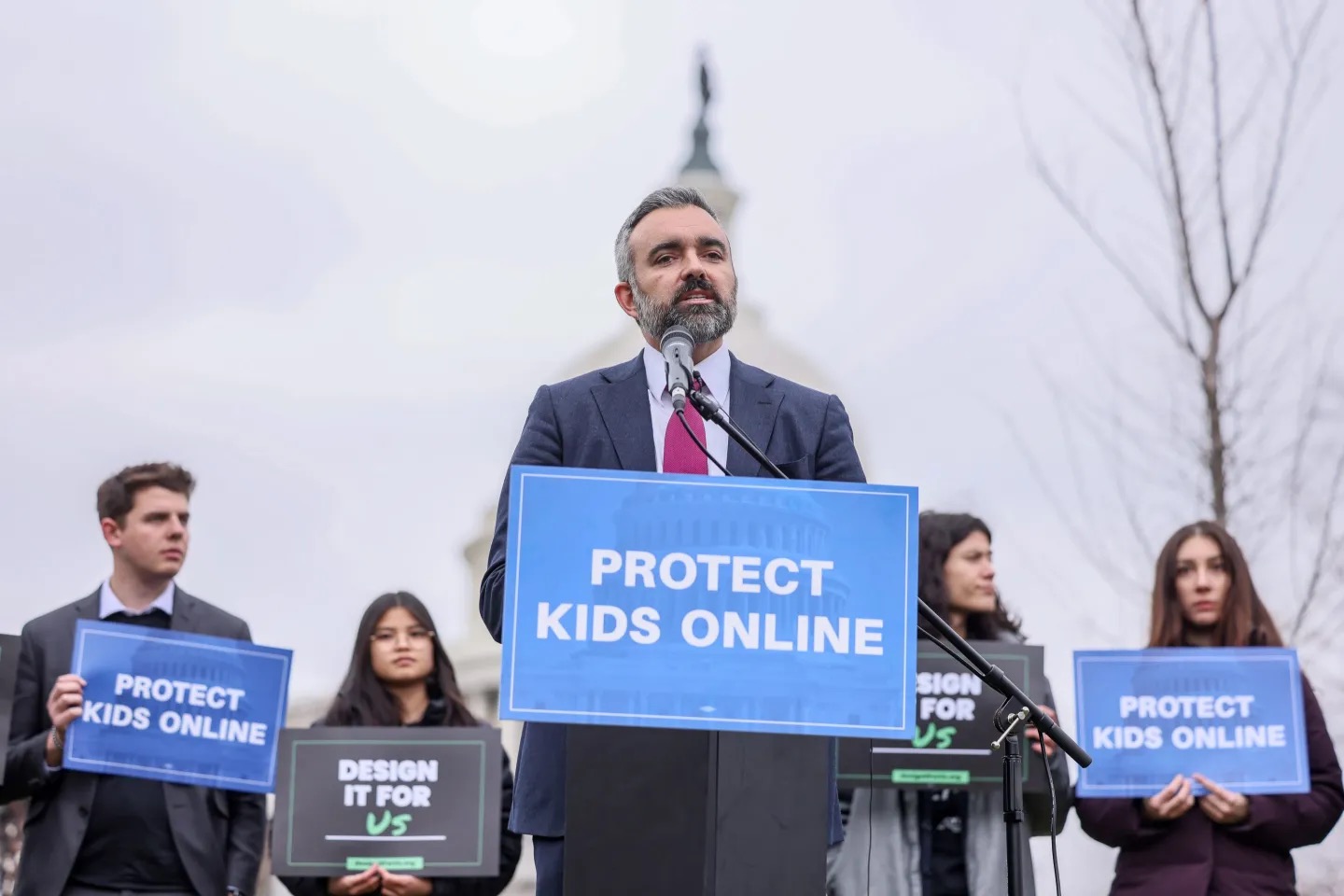 New Mexico Attorney General Criticizes Meta Over Child Safety Dispute
