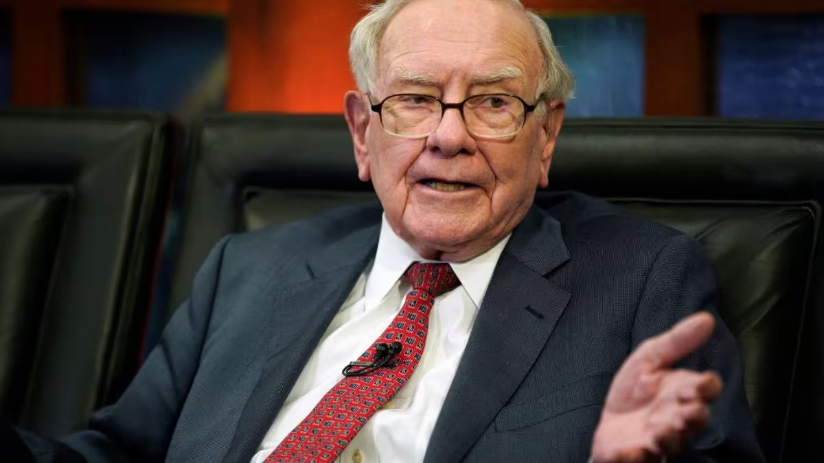 Warren Buffett Removes Gates Foundation from Charity List Amid Epstein Files Controversy
