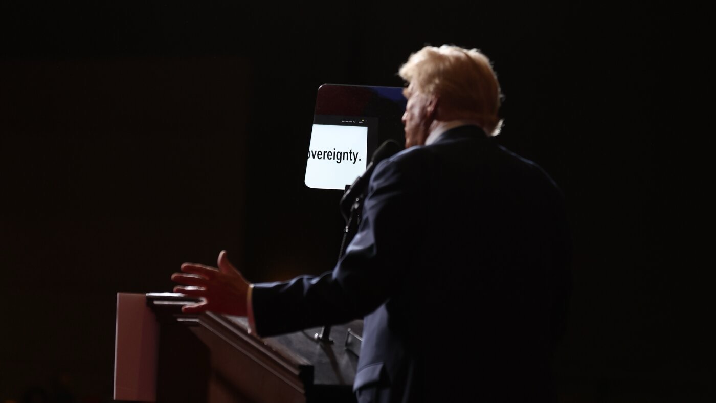White House Teleprompter Operator Placed on Unpaid Leave After Allegedly Earning Over $100,000 Betting on Trump’s Speeches